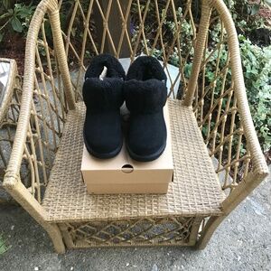 UGG Classic Ultra Mini Braid Slip-On Booties-9M Black